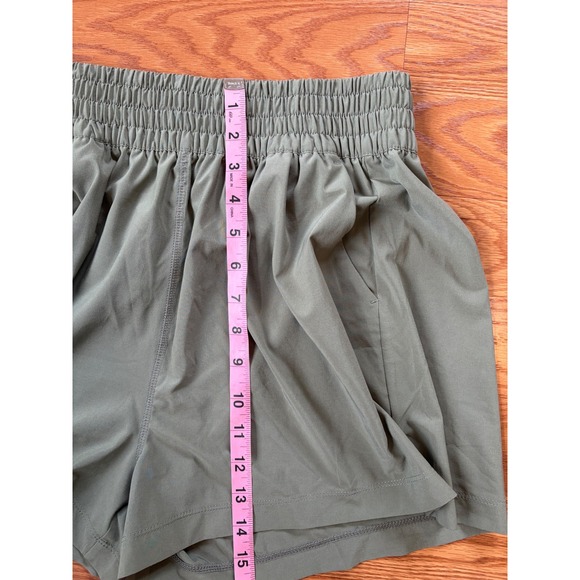 Vuori Villa Short Olive Green Sz Medium Elastic Waist Relaxed High Rise Travel - Picture 5 of 7